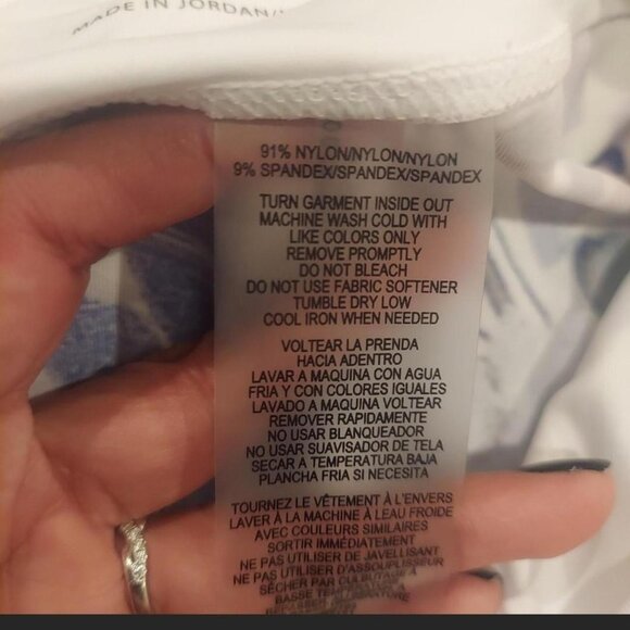 NWOT Calvin Klein women's performance bike shorts size medium - Picture 6 of 8